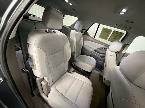 Used 2021 Chevrolet Traverse LT FWD image 25