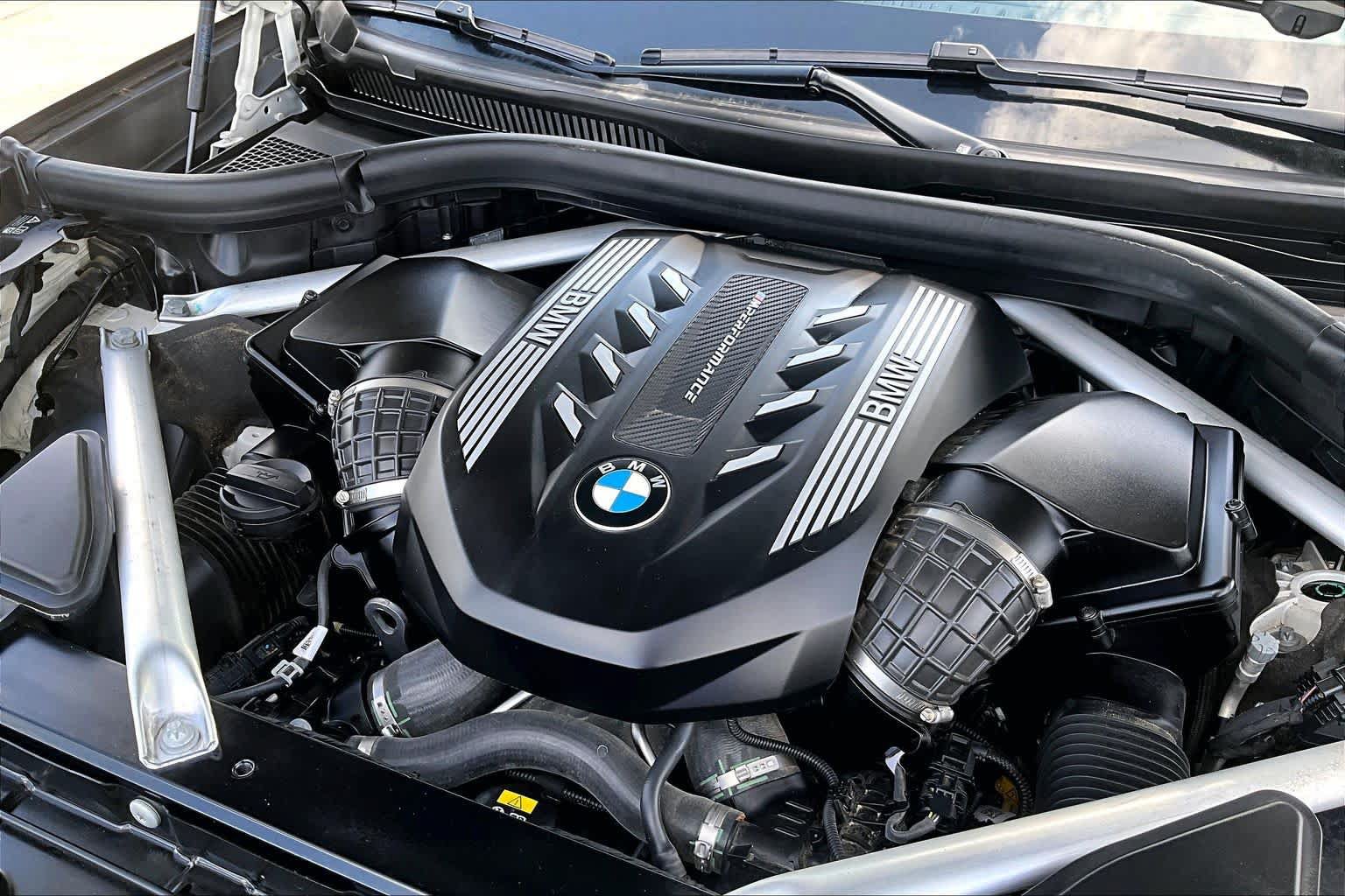 Used 2022 BMW X7 M50i w/ Cold Weather Package AWD/4WD image 31
