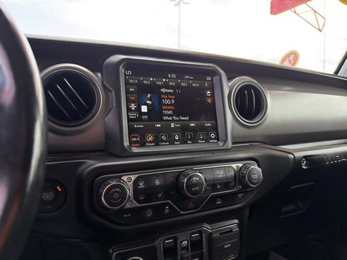 Used 2022 Jeep Wrangler Unlimited Sport AWD/4WD image 18