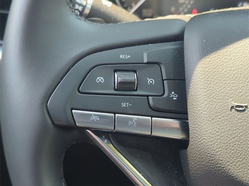 Used 2025 Cadillac XT6 Luxury image 10