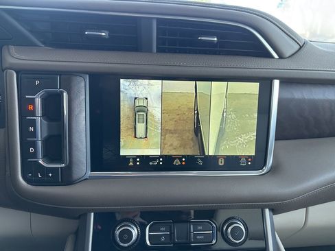 Used 2023 GMC Yukon XL Denali w/ Advanced Technology Package image 21