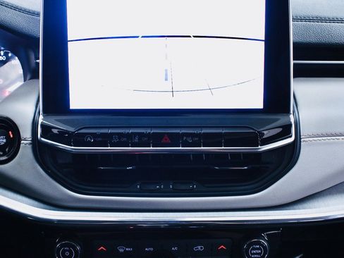 Used 2024 Jeep Compass Limited image 25