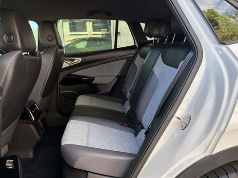 Used 2023 Volkswagen ID.4 Pro RWD image 16