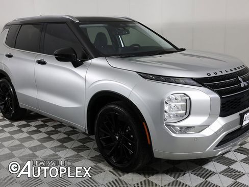 Used 2024 Mitsubishi Outlander SEL image 3