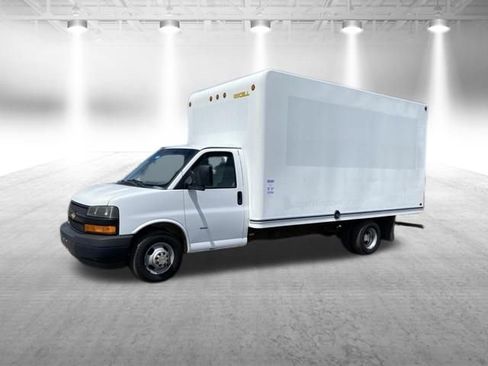 Used 2018 Chevrolet Express 3500 Extended RWD image 10