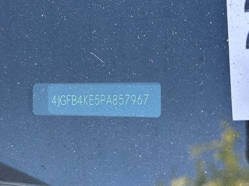 Used 2023 Mercedes-Benz GLE 350 4MATIC image 3