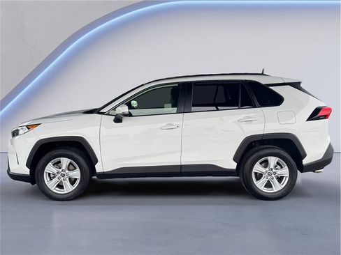 Used 2019 Toyota RAV4 XLE image 3