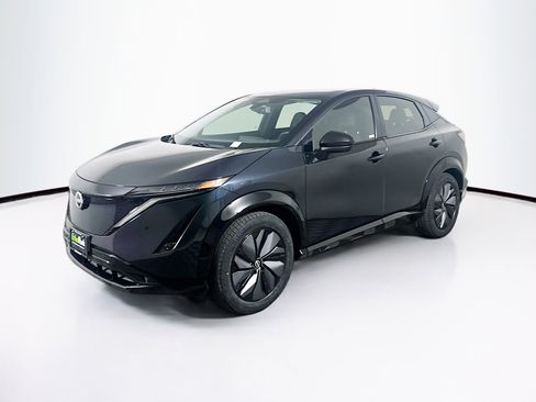 Used 2024 Nissan Ariya AWD image 3