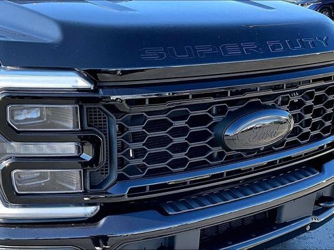 Used 2025 Ford F450 Platinum w/ FX4 Off-Road Package AWD/4WD image 34