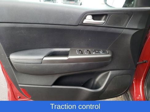 Used 2018 Kia Sportage LX w/ LX Technology Package image 17