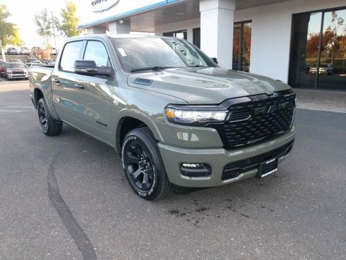New 2026 RAM 1500 4x4 Crew Cab image 2