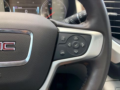 Used 2018 GMC Acadia SLT FWD image 25