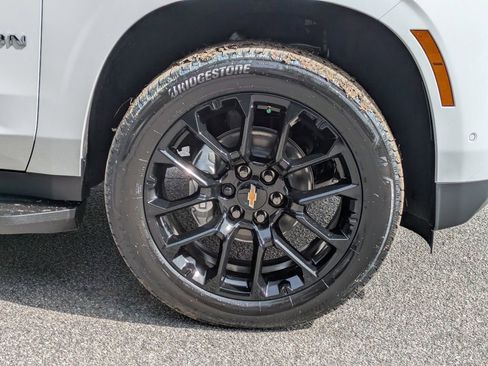 New 2026 Chevrolet Suburban LT w/ Comfort Package image 12