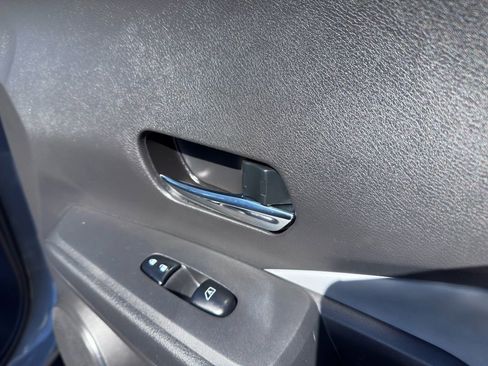 Used 2022 Nissan Kicks SR w/ Premium Package FWD image 31