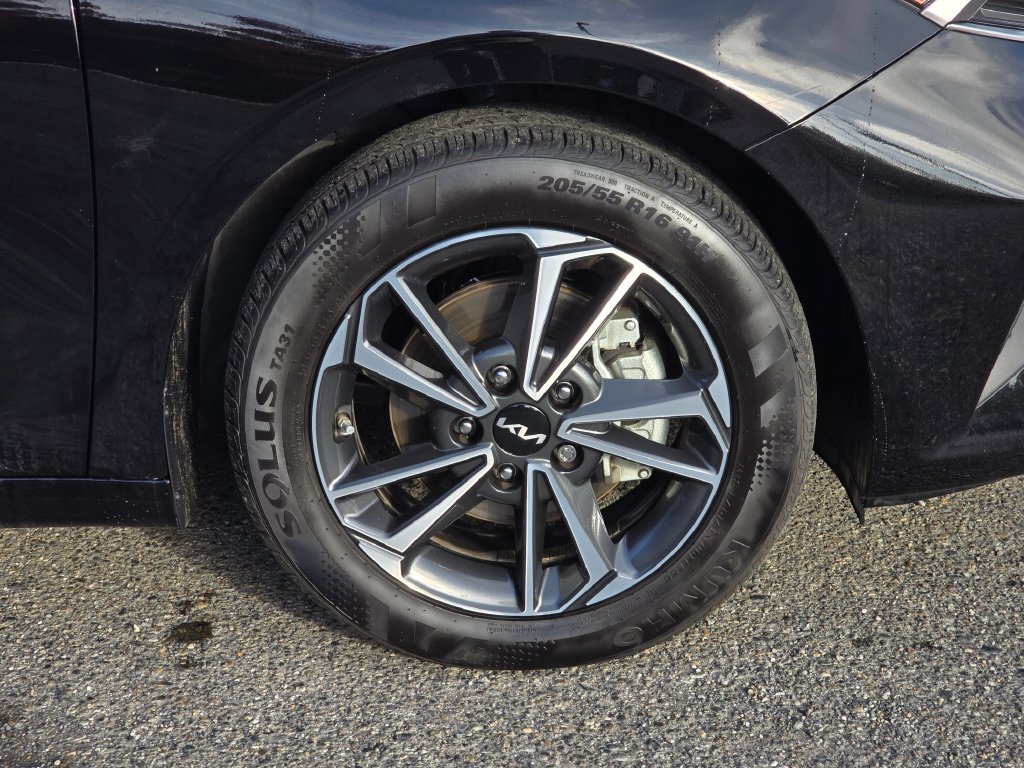 Used 2022 Kia Forte LXS FWD image 9