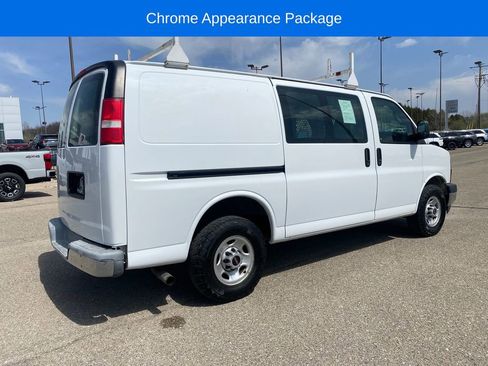 Used 2018 GMC Savana 2500 w/ Driver Convenience Package RWD image 6