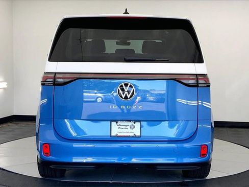 New 2025 Volkswagen ID. Buzz Pro S Plus image 5