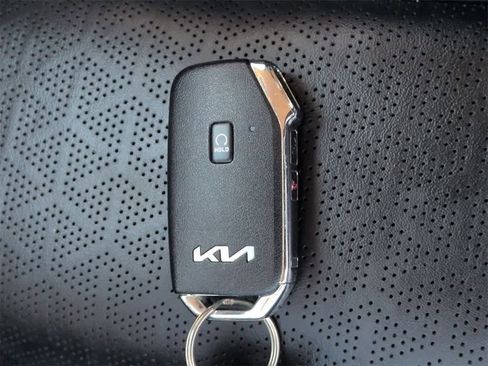 Used 2022 Kia Sorento S image 36