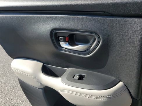 Certified 2023 Honda HR-V LX image 30