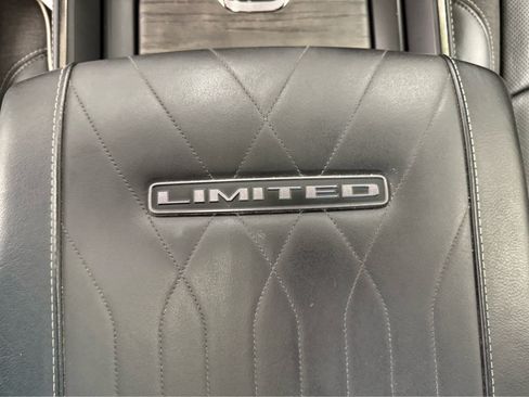Used 2025 RAM 3500 Limited AWD/4WD image 23