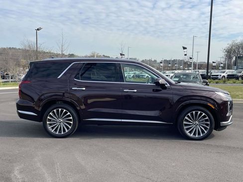 Used 2024 Hyundai Palisade Calligraphy image 2