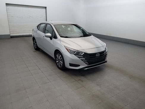 Used 2023 Nissan Versa SV FWD image 13