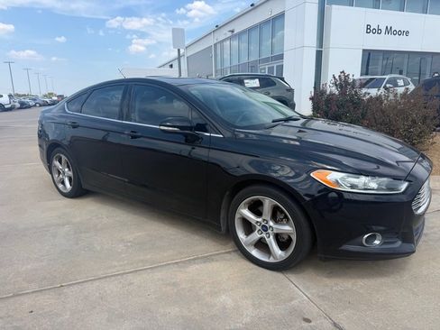 Used 2016 Ford Fusion SE FWD image 1