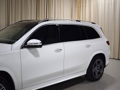 Used 2025 Mercedes-Benz GLS 450 4MATIC image 2