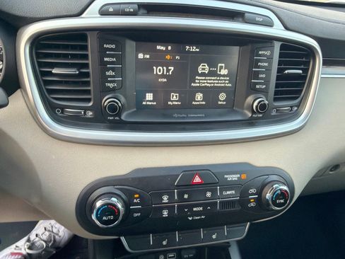 Used 2017 Kia Sorento FWD w/ LX Convenience Package image 13