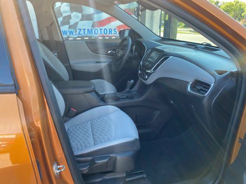 Used 2018 Chevrolet Equinox LS FWD image 12