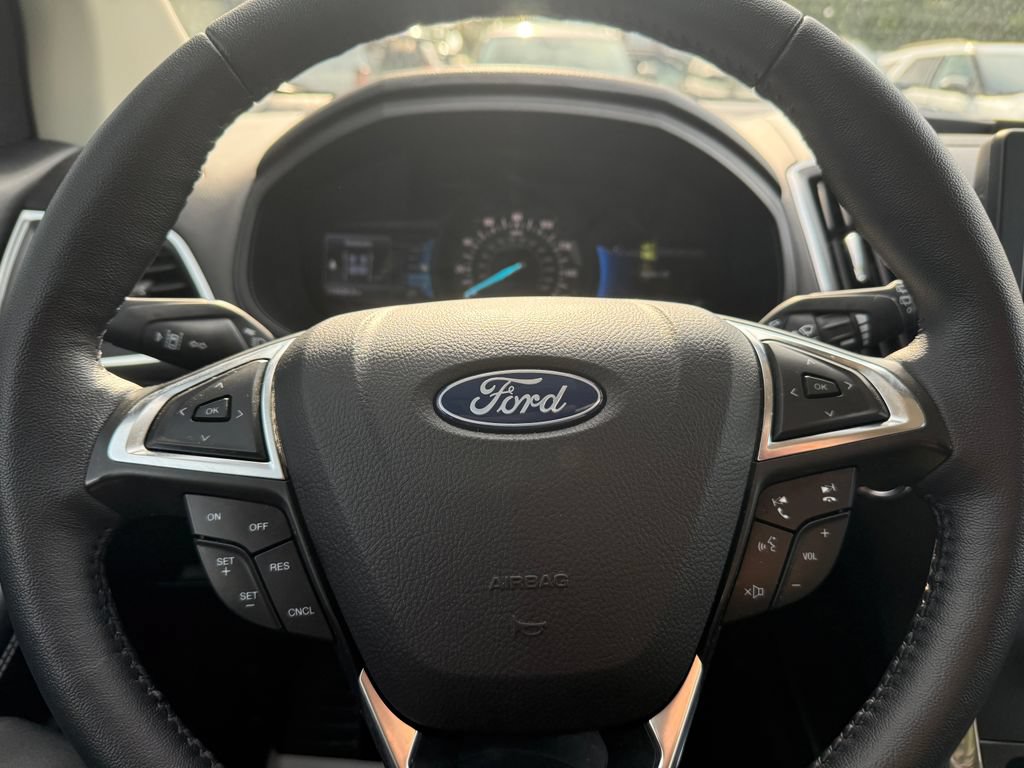 Used 2024 Ford Edge Titanium AWD/4WD image 24