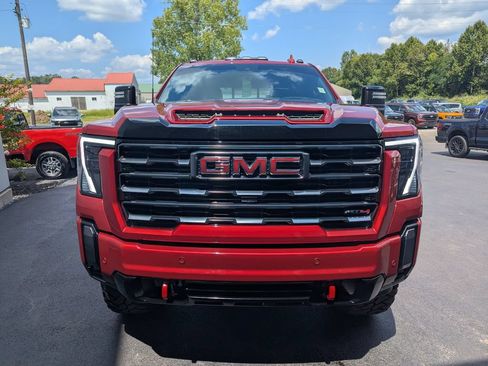 Used 2024 GMC Sierra 2500 AT4 w/ AT4 Premium Plus Package AWD/4WD image 8