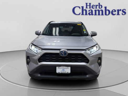 Used 2019 Toyota RAV4 XLE image 2