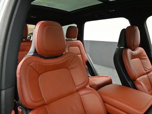 Used 2025 Lincoln Aviator Reserve w/ Equipment Group 201A image 30