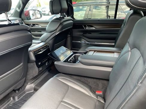 Used 2022 Jeep Grand Wagoneer Series I AWD/4WD image 5