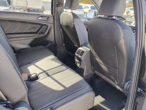 Used 2024 Volkswagen Tiguan SE R-Line image 33