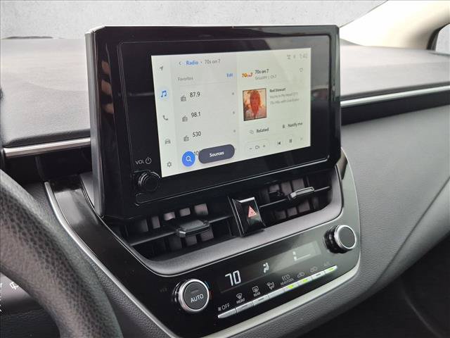 Used 2025 Toyota Corolla LE FWD image 14
