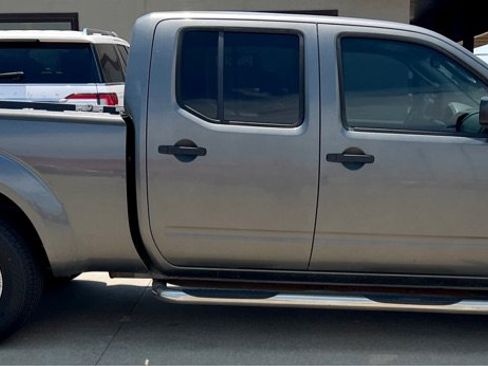 Used 2007 Nissan Frontier SE w/ Power Pkg AWD/4WD image 8