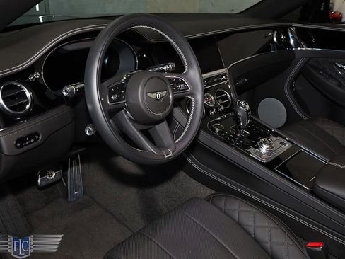 Used 2022 Bentley Continental GT V8 image 20
