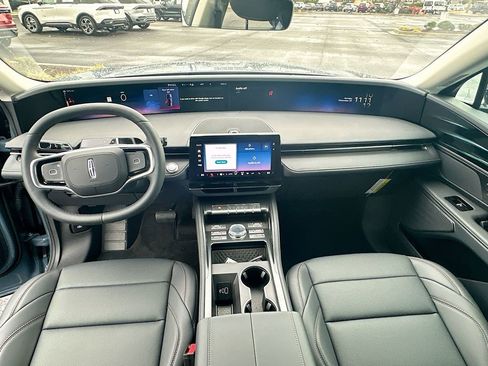 New 2026 Lincoln Nautilus Premier image 3