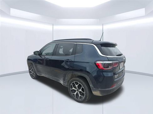 Used 2026 Jeep Compass Limited w/ Sun, Sound & Navigation Group AWD/4WD image 43