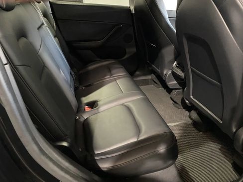 Used 2020 Tesla Model Y Long Range image 6