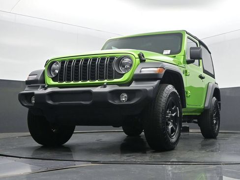 Used 2025 Jeep Wrangler Sport AWD/4WD image 43