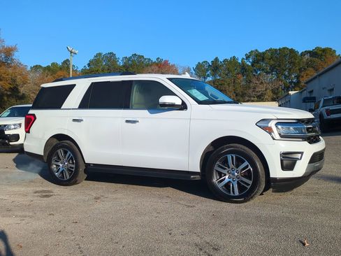 Used 2024 Ford Expedition Limited image 2