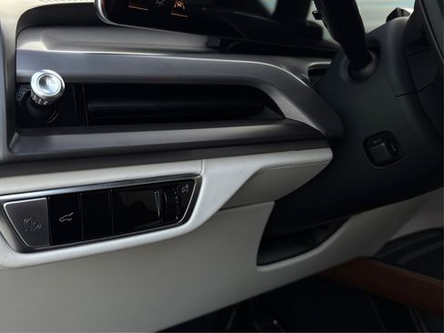 New 2026 Cadillac Vistiq Sport image 20