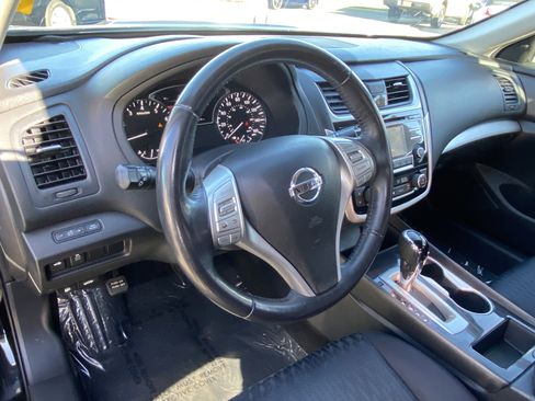 Used 2018 Nissan Altima 2.5 SV image 16