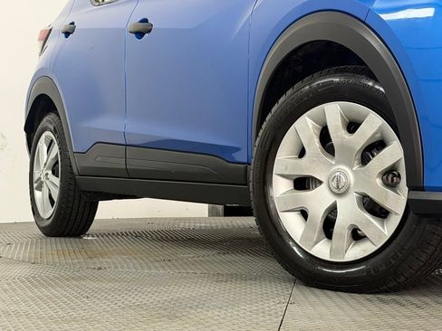 Used 2022 Nissan Kicks S FWD image 17