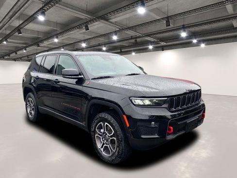 Used 2022 Jeep Grand Cherokee Trailhawk image 1