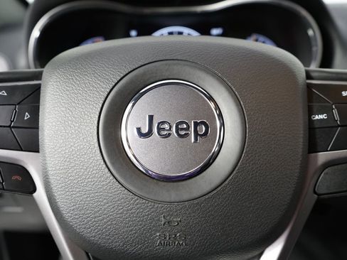 Used 2021 Jeep Grand Cherokee Laredo X AWD/4WD image 35