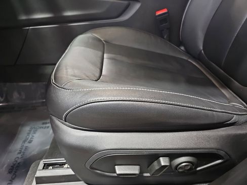 Used 2023 Jeep Grand Cherokee Limited image 28